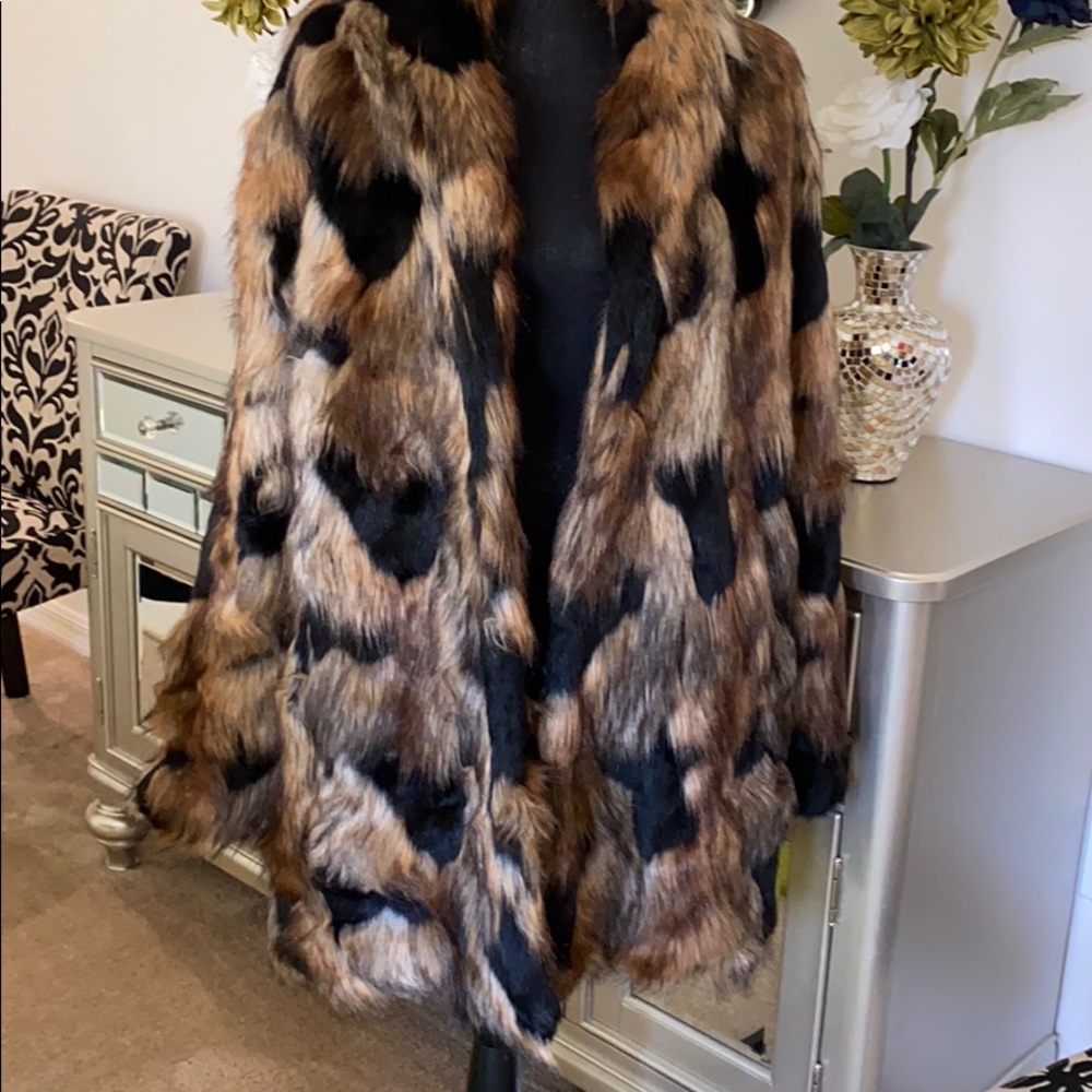 💥NEW💥Toffee Graphic Faux Fur Coat